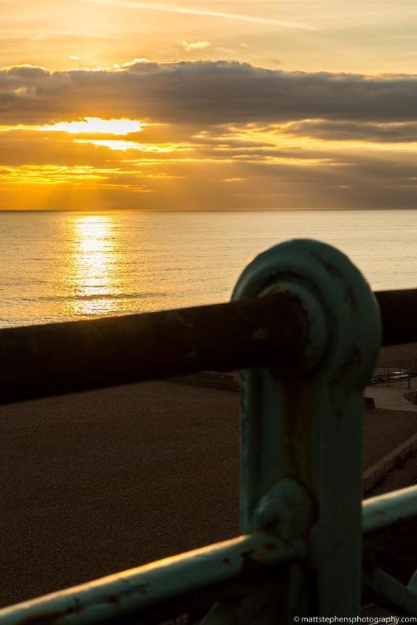 Seafront Apartment With Garden Hove Esterno foto